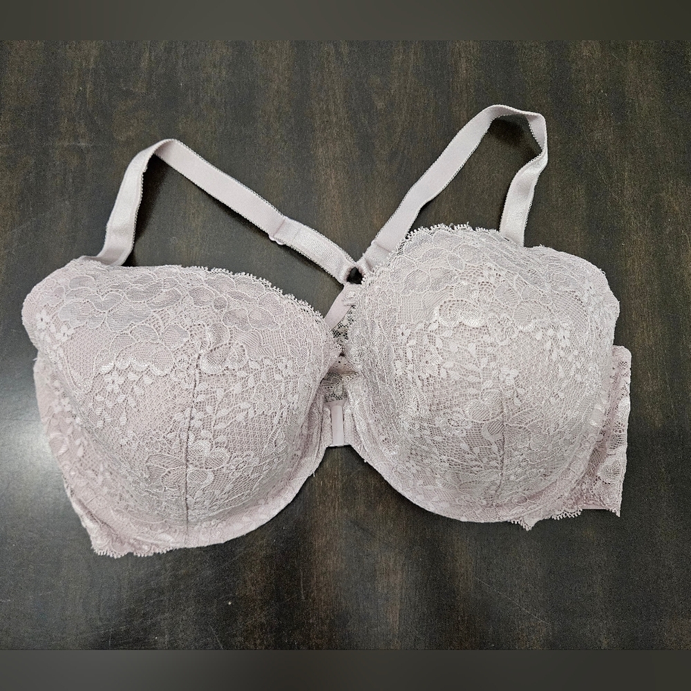 Victoria's Secret Lace Push-Up Bra in Light Pink - Picture 2 of 7